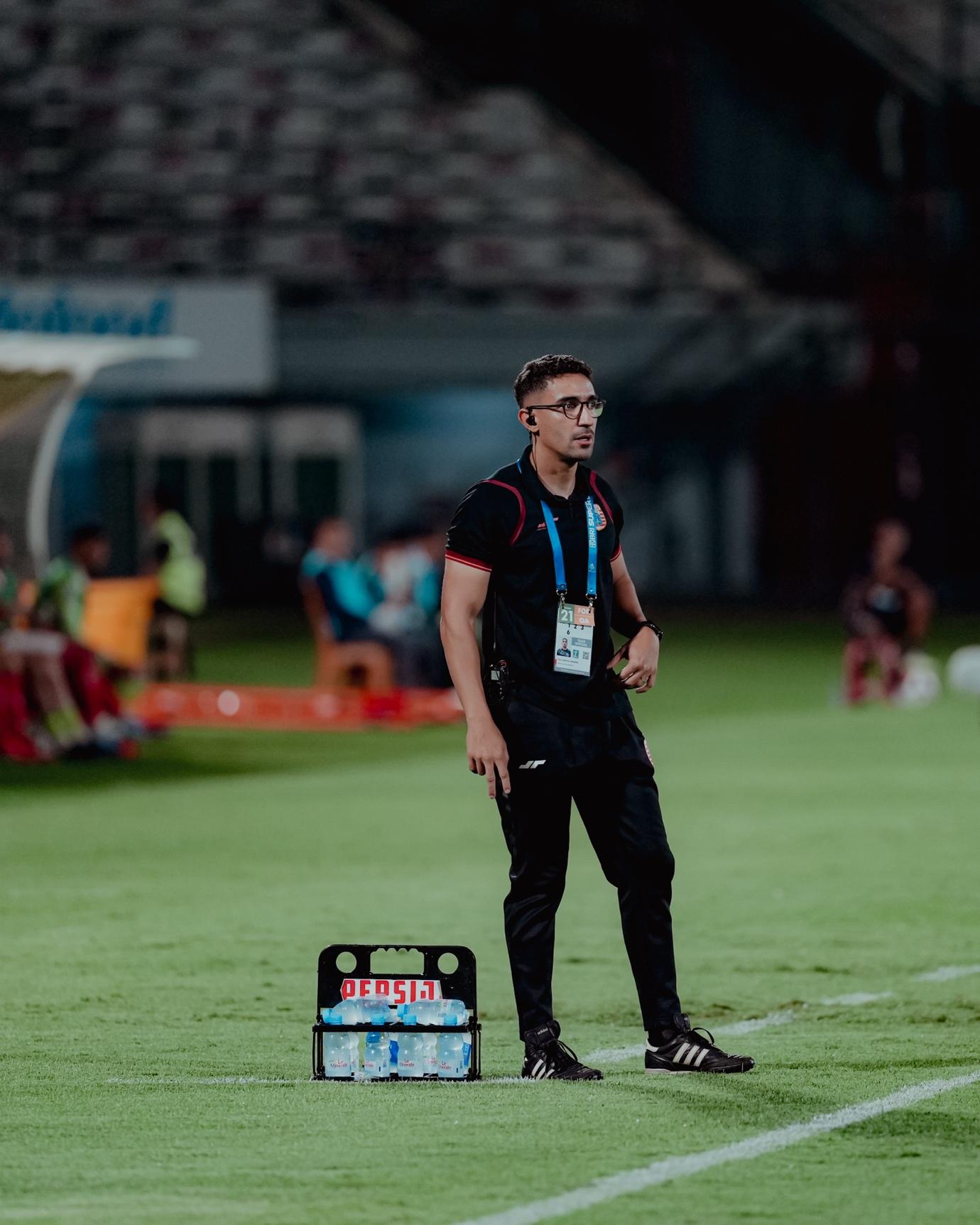 Ítalo Resende em jogo como treinador interino